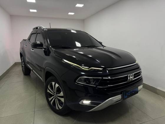 FIAT TORO 2.0 16V TURBO DIESEL VOLCANO 4WD AT9 FIAT TORO 2.0 16V TURBO DIESEL VOLCANO 4WD AT9